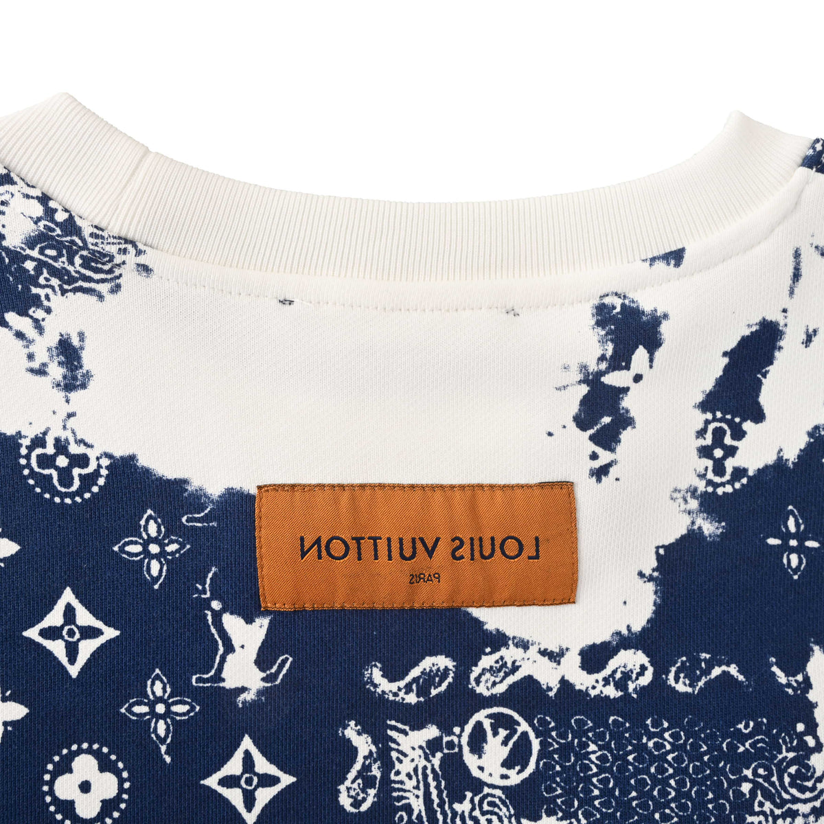Louis Vuitton Navy and Cream Bandana Paisley Monogram Sweatshirt, Relaxed-Fit Cotton Crewneck with Tie-Dye Effect Streetwear Print
