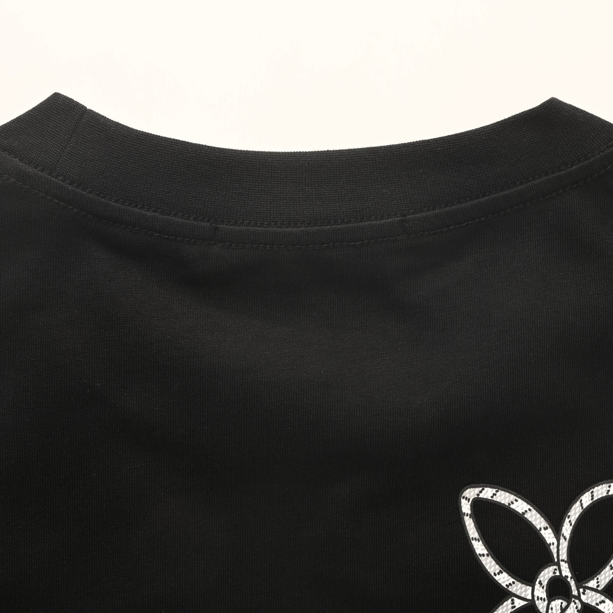 Louis Vuitton Chest Bag Graphic Long Sleeve T-Shirt – Relaxed Drop-Shoulder Designer Streetwear