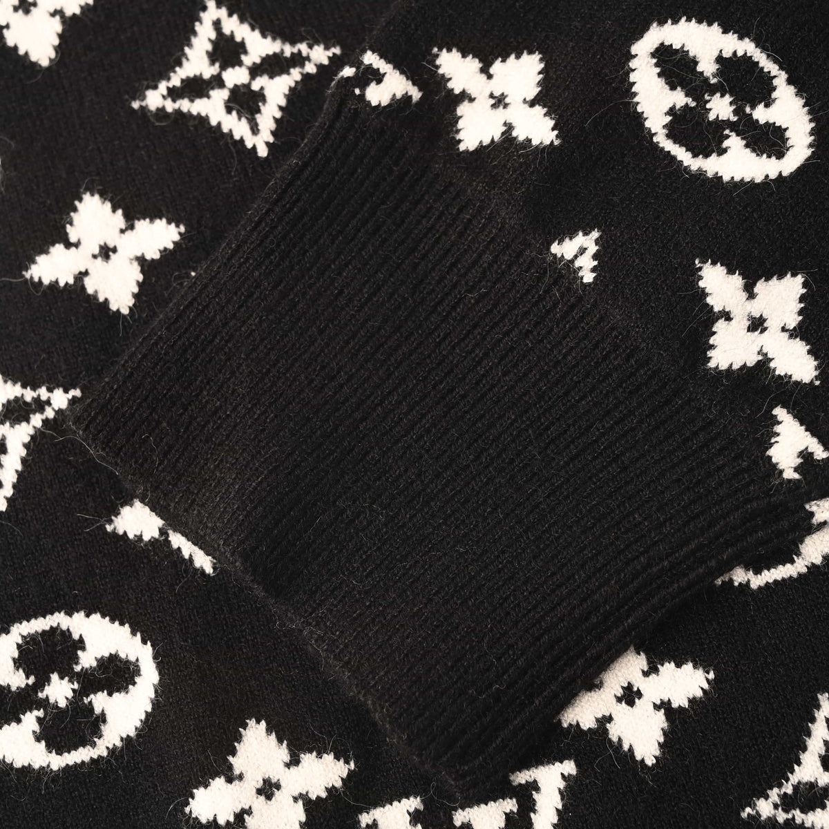 Louis Vuitton All-Over Jacquard Knit Sweater - Statement Patterned Designer Knitwear for Casual Street Style