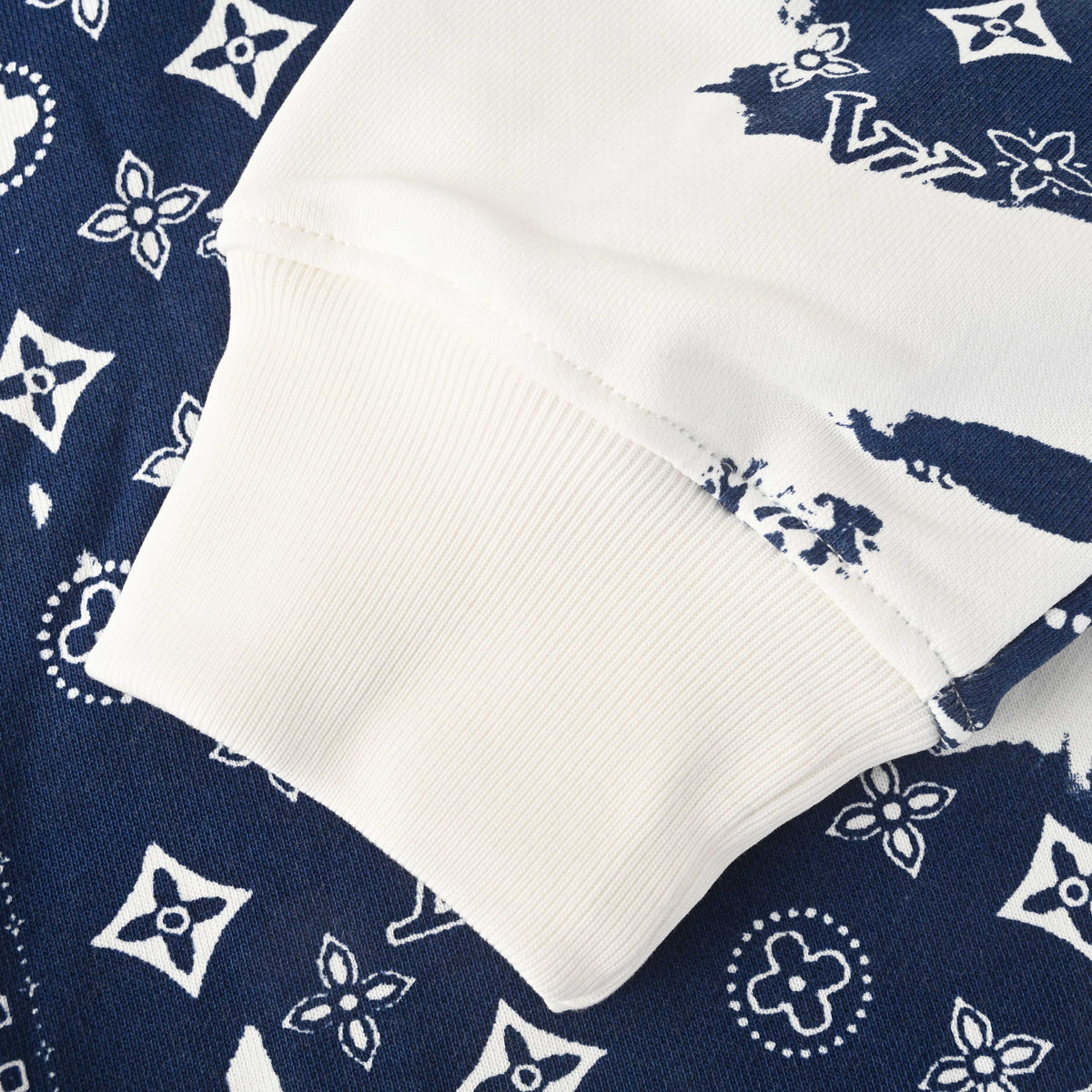 Louis Vuitton Navy and Cream Bandana Paisley Monogram Sweatshirt, Relaxed-Fit Cotton Crewneck with Tie-Dye Effect Streetwear Print
